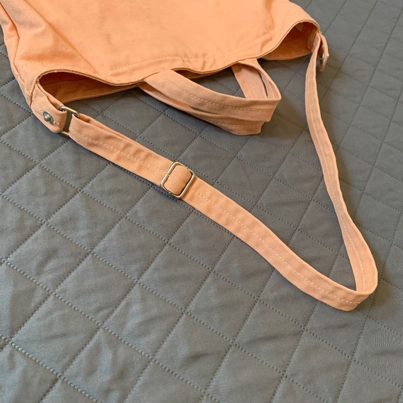 BAGGU Horizontal ZIP Duck Bag in Bisque - Picture 8 of 9